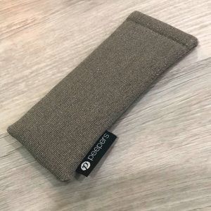Peepers gray eye glasses case